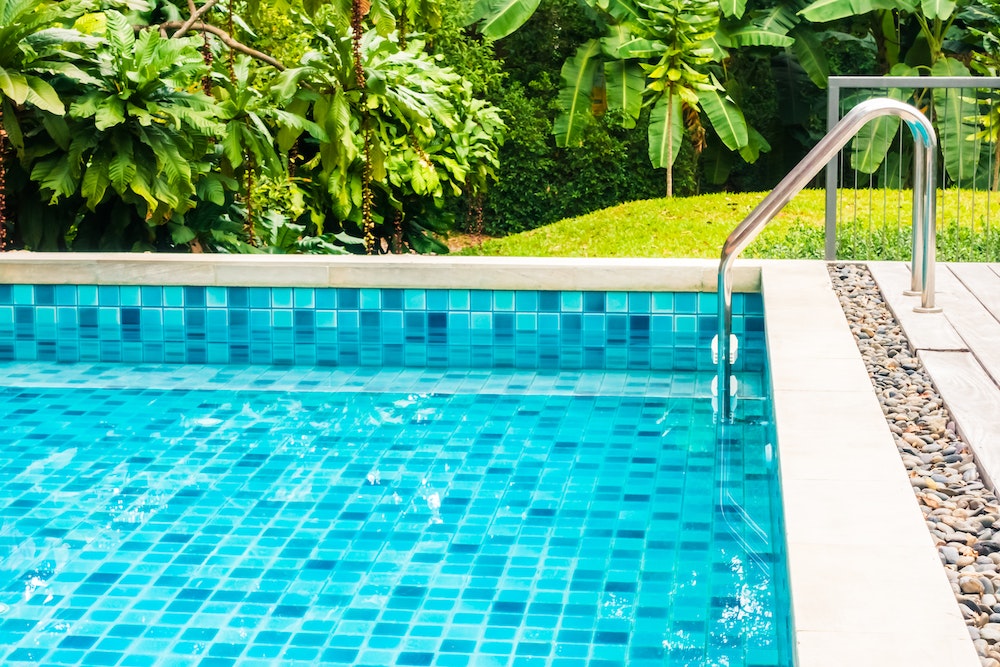 Abri de piscine : Un investissement pertinent pour maximiser votre confort et sécurité