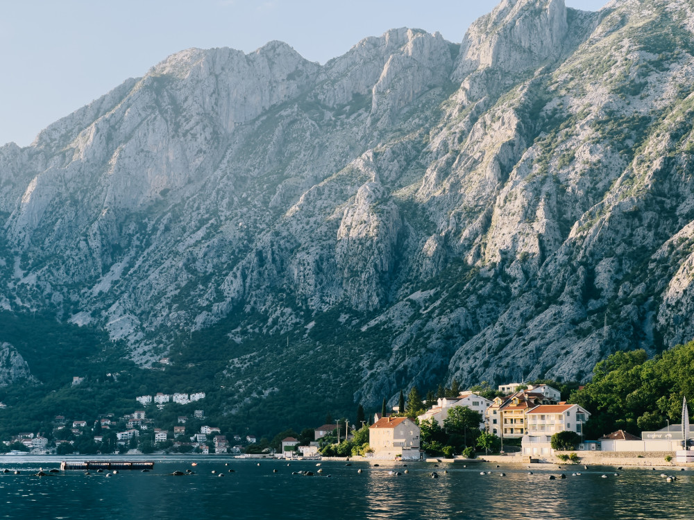 Les maisons flottantes : une alternative séduisante pour un habitat durable et esthétique